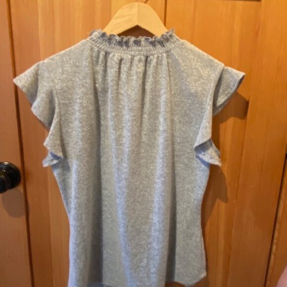 Adrienne Vittadini soft gray sweater mock neck ruffle cap sleeve womens size M - Picture 4 of 6